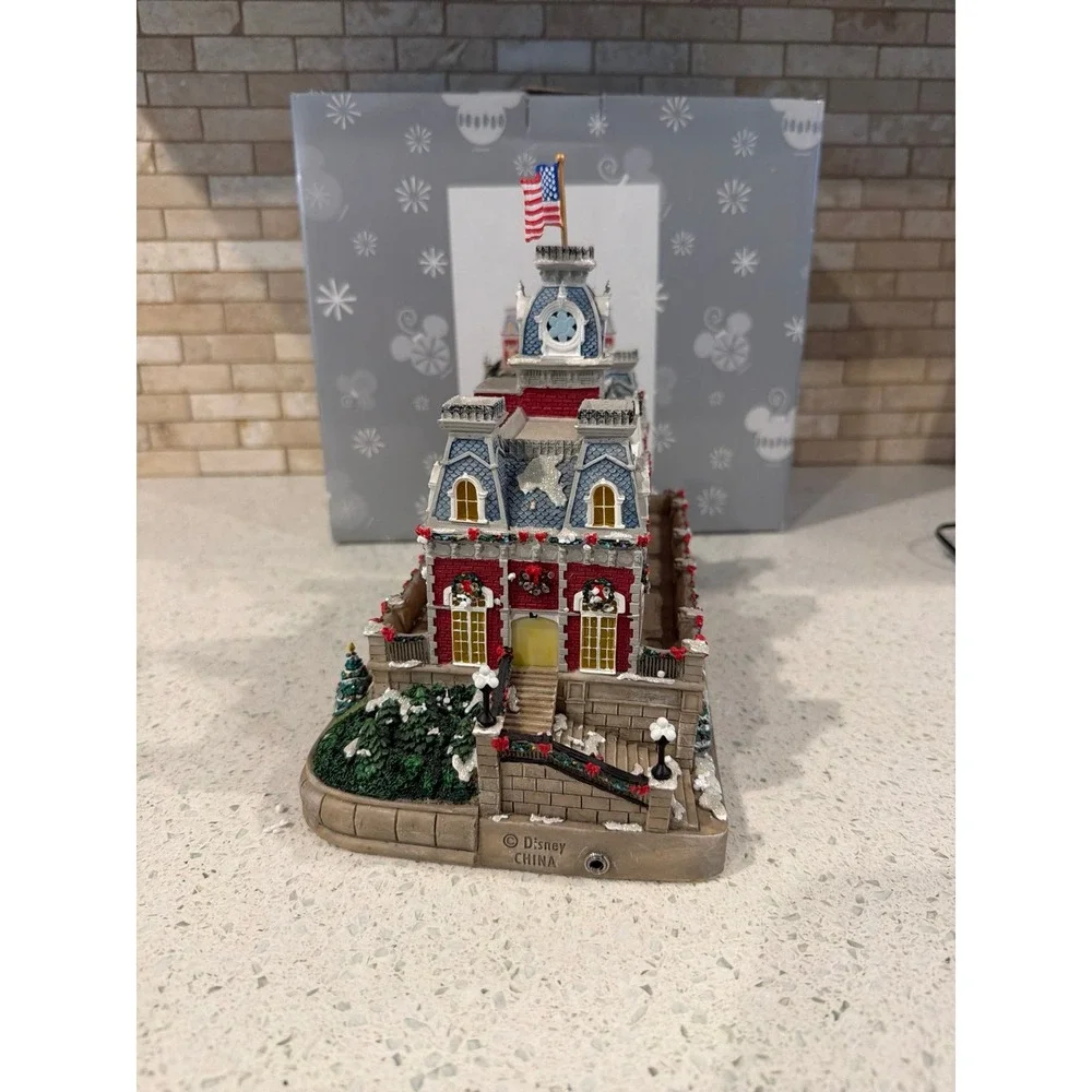 9261. Disney Christmas Train Station with Lights with box